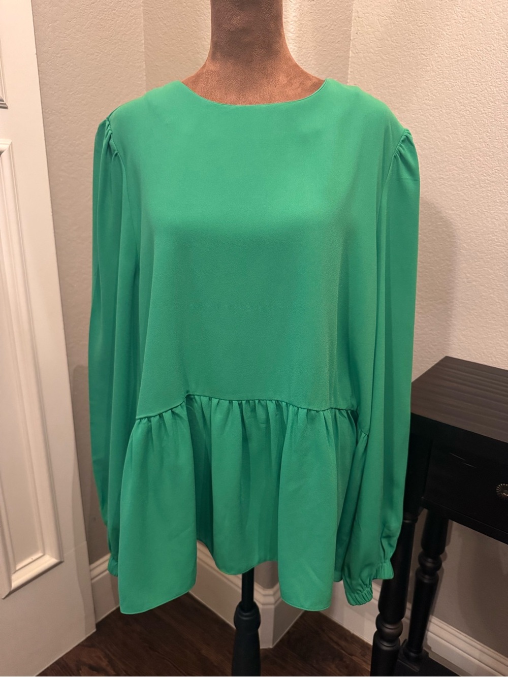 Tuckernuck Pomander Place Carlota Peplum Blouse Green XL Puff Sleeve